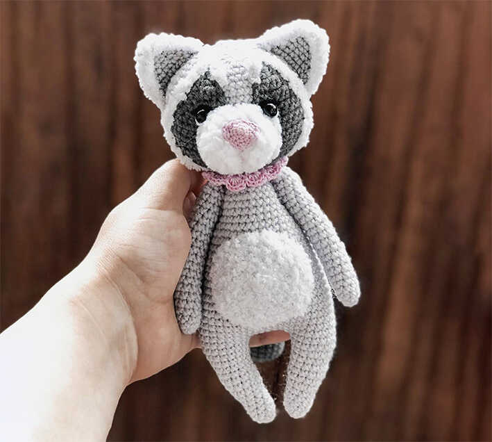 Handmade raccoon amigurumi plush toy crochet free pattern design