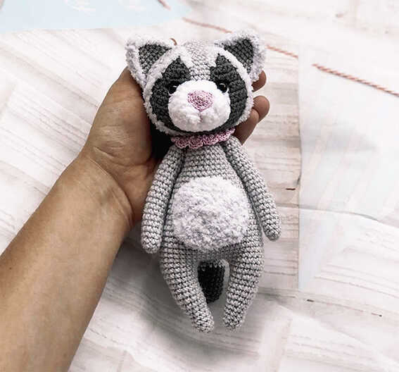 Cute raccoon amigurumi crochet doll free pattern for woodland toy lovers