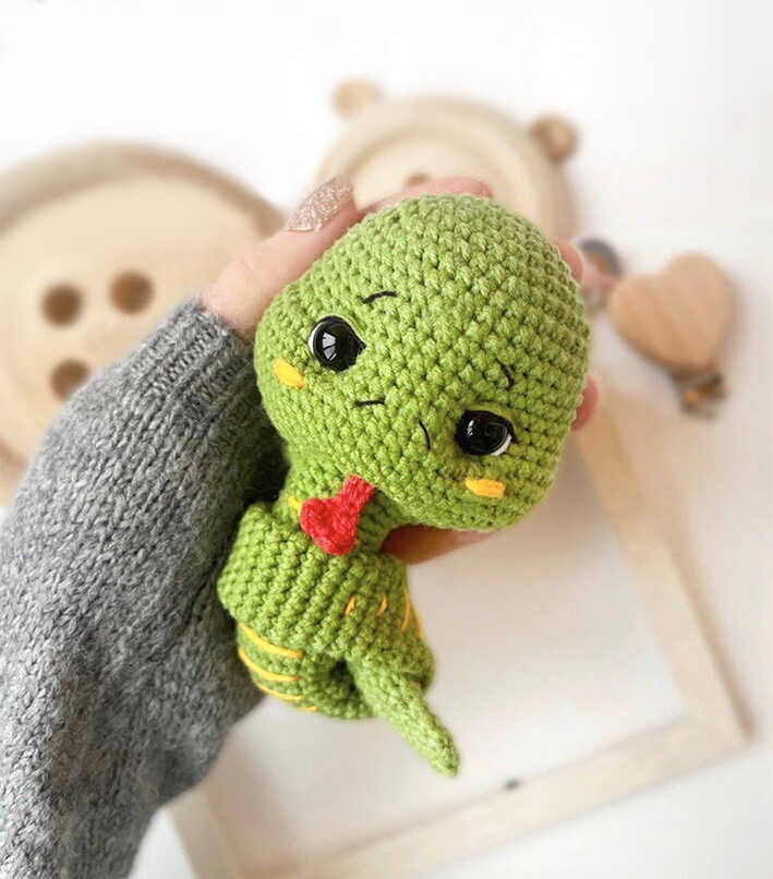 Cute green snake amigurumi crochet free pattern with red tongue detail
